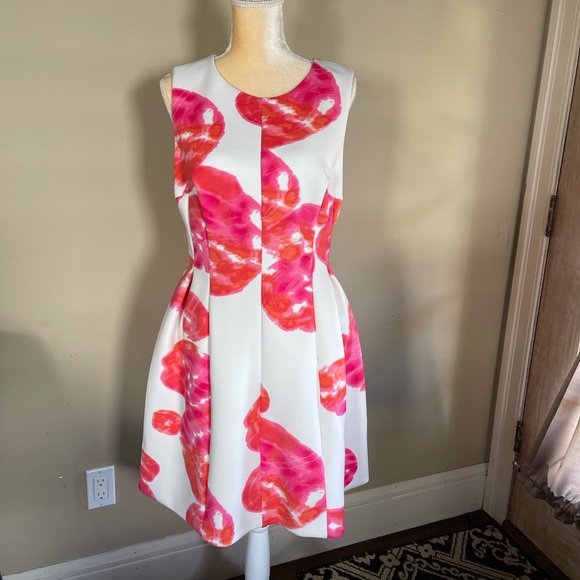 Calvin Klein Dresses & Skirts - Calvin Klein Women Sz 14 Fit &
Flare Dress Floral Multicolor
Scuba Pleated Lined